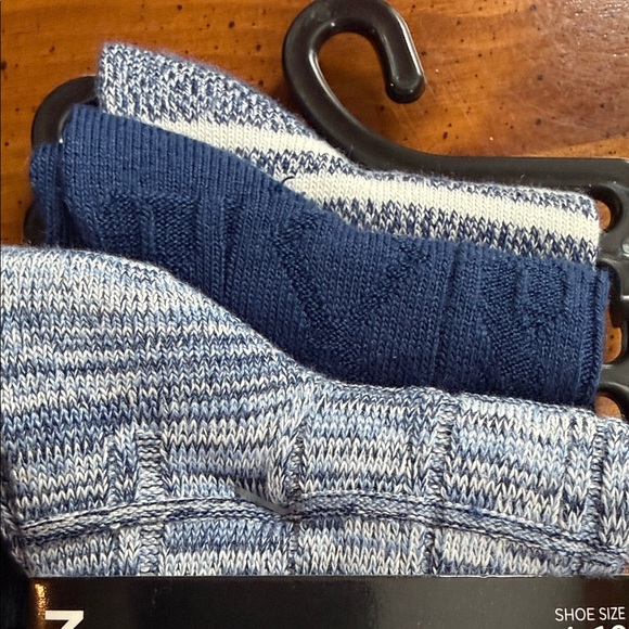 Cuddl Duds Women’sPlushfill Socks - Blue and Gray - Picture 3 of 6